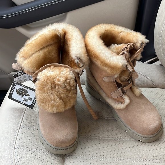 Khombu Shoes - Size 7 Brand New Khombu Fur Lined Boots